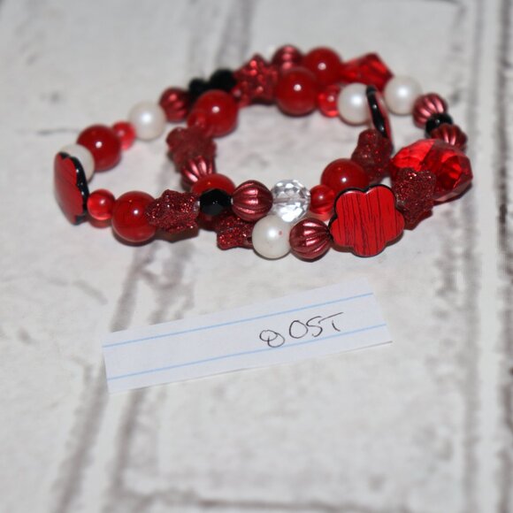 Beautiful mixed beaded red NWOT bracelet set 7" - Picture 2 of 5